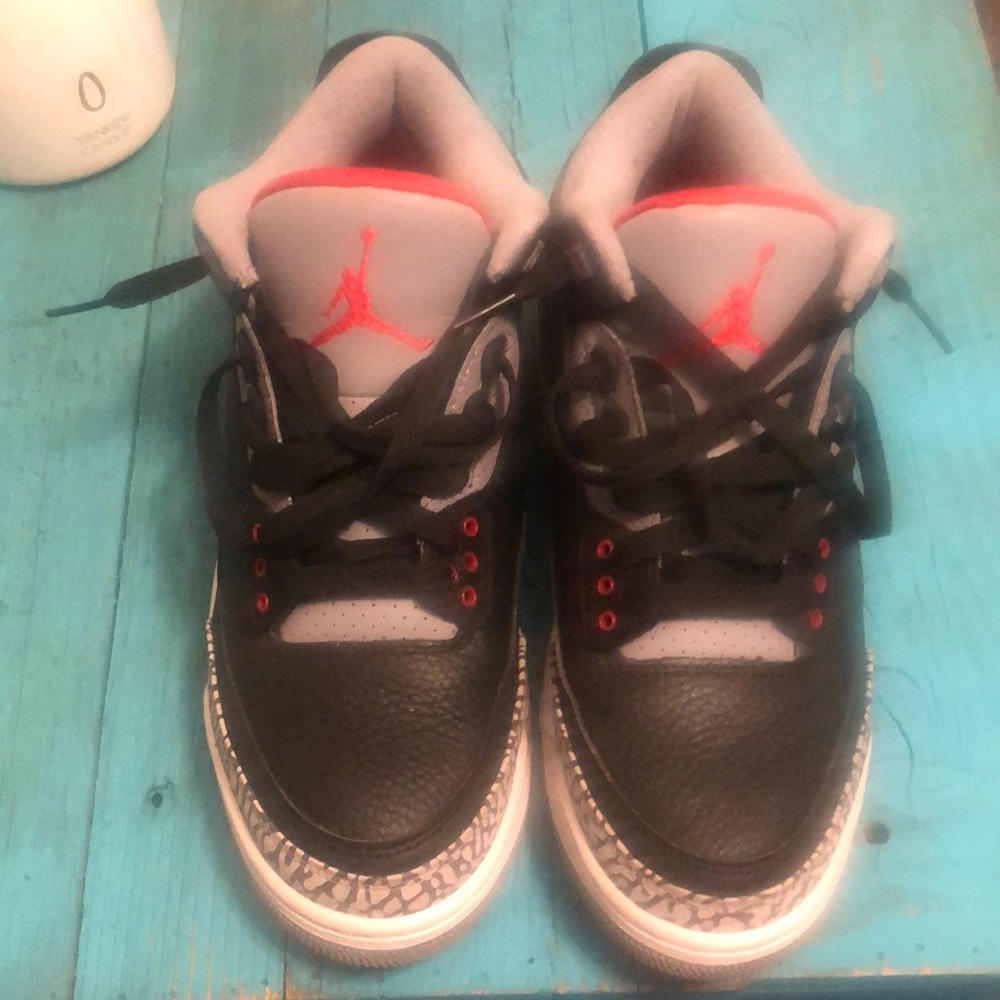 Jordan 3 cement worn twice size 8 great condition no box